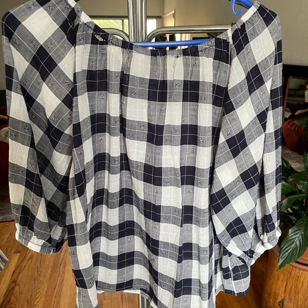 NWT Universal Thread Off-shoulder Top - Picture 3 of 3